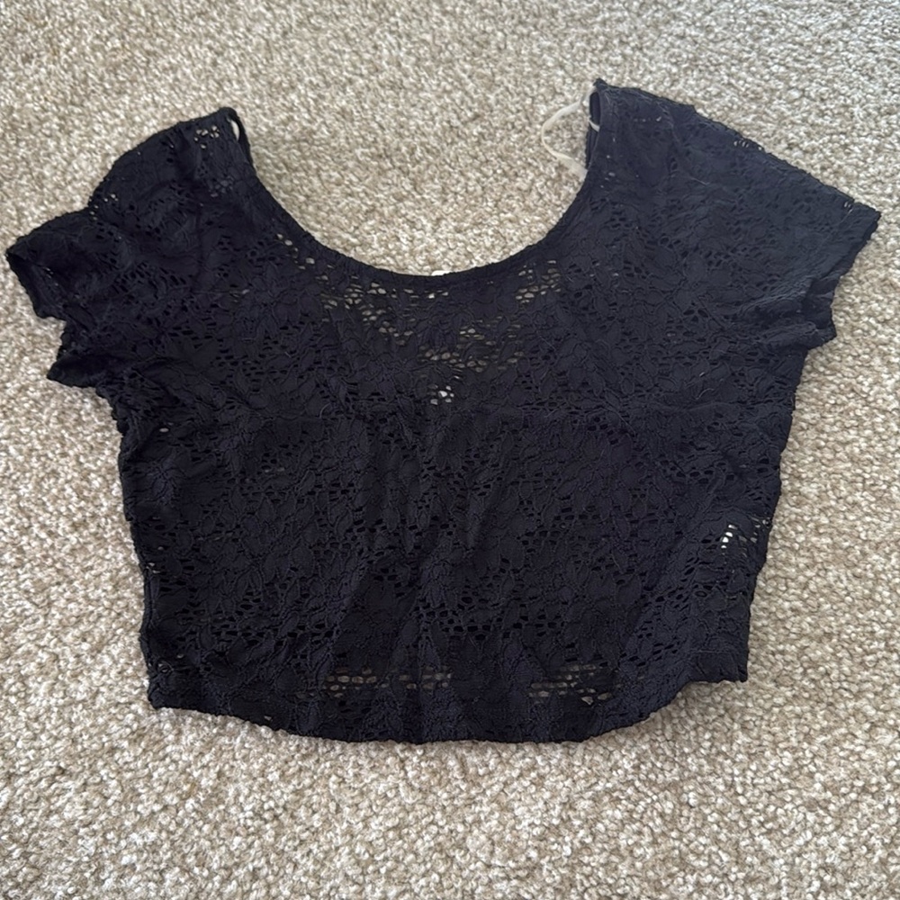 NWT: Paulnkc cropped scoop back black lacy pattern raver shirt size small